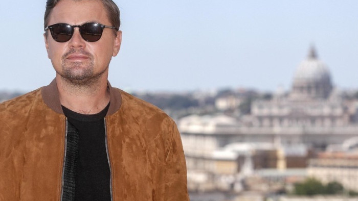 Холивудският актьор Леонардо ди Каприо спаси две кучета, хвърляйки се