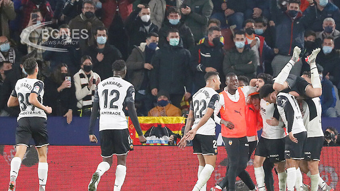 Валенсия победи Леванте в зрелищно градско дерби с 4:3 като