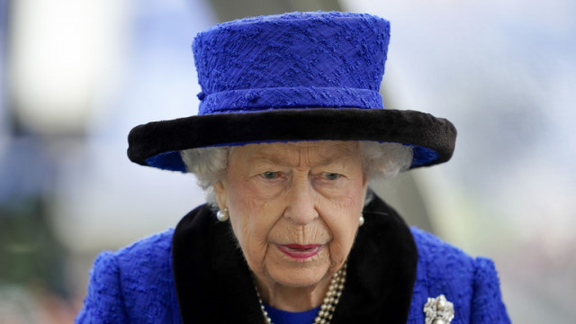 След броени дни кралица Елизабет Втора ще посрещне първата си Коледа без