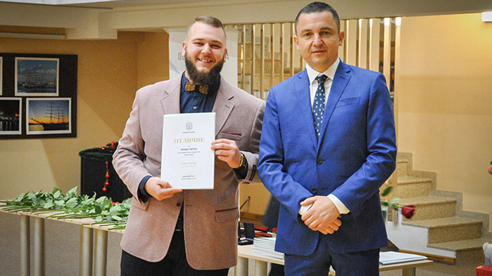 За добър старт в професията: 15 млади учители получиха отличия от Община Варна