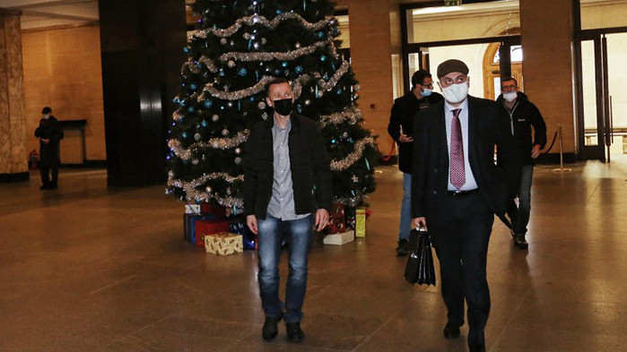 Установяват посочените от Колев лица и свързаните с тях дружества