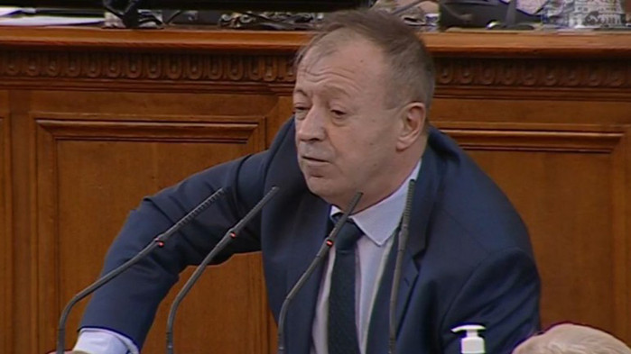 Ген. Атанасов от 20 години е част от статуквото, да си направи отвод за вътрешна комисия