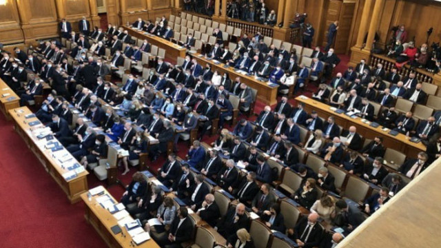Депутатите гласуват удължаване на срока на намалената ДДС ставка за ресторантьори и хотелиери