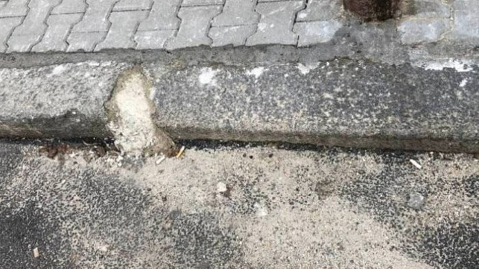 Гарантирано от Трайчо Трайков: „Нови тротоари“ с кръпки и опасни шахти (СНИМКИ)