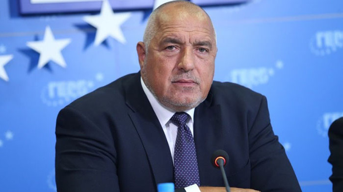 Те летят по нанадолнището с пълна сила, смята бившият премиер