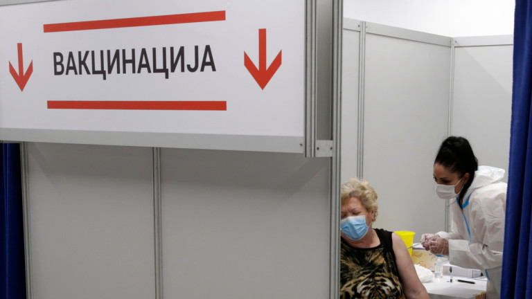 В Сърбия предлагат опция за локдаун заради Омикрон, епидемиологът Предраг Кон
