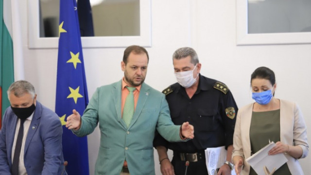 Сандов защити българската мусака от проучвания че е с най голям