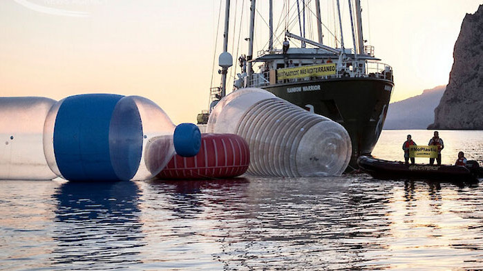 Според ново гръцко научно изследване Средиземно море се дави в