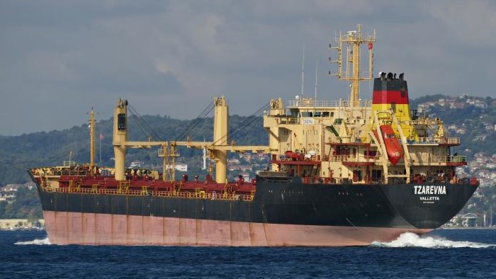 Екипажът на български кораб, плаващ под малтийски флаг, е заразен