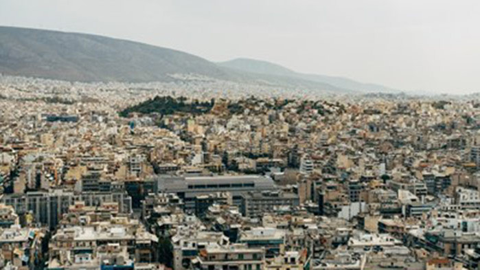 Гръцката полиция разследва нападение пред църква в Атина със самоделно