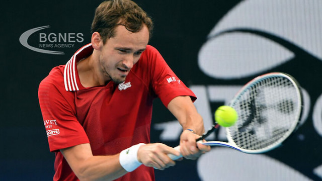 Данийл Медведев загуби изненадващо в откриващия си мач на отборния