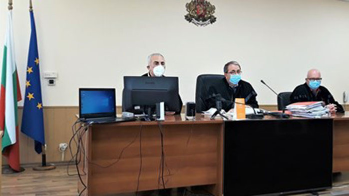 Съдът остави зад решетките мъж, обвинен, че е убил майка си