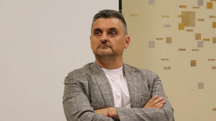 Още преди Коледа си говорех с приятели, че ръководството на