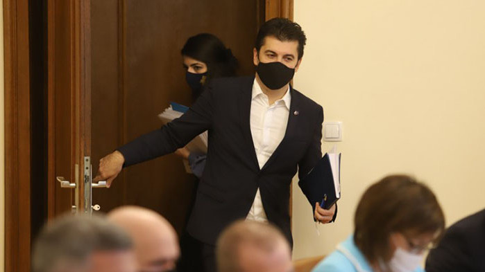 След идеята да се разследват починалите: Грехота е, оставете семействата да скърбят