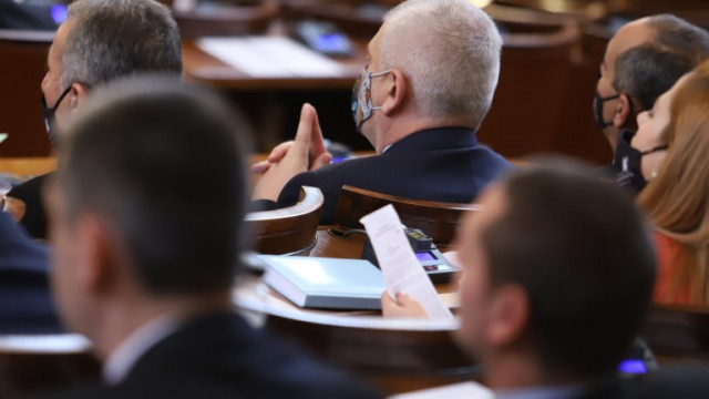 Зеленият сертификат скара народните представители от Комисията по конституционни и