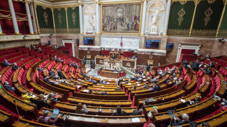 В четвъртък френският парламент одобри най-новите мерки на правителството за справяне