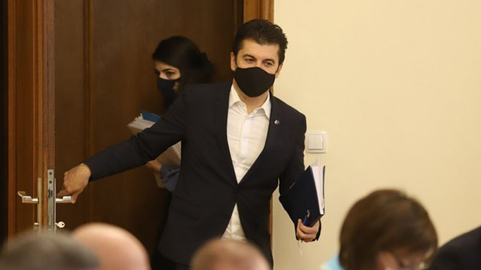 Въпреки Радев: Кирил Петков все пак призна, че Крим е окупиран от Русия