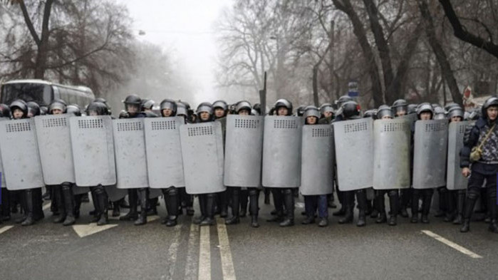 Смъртоносни сблъсъци: Кръвопролитията в Казахстан продължават (СНИМКИ)
