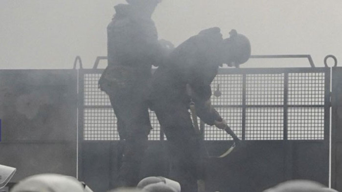 Смъртоносни сблъсъци: Кръвопролитията в Казахстан продължават (СНИМКИ)