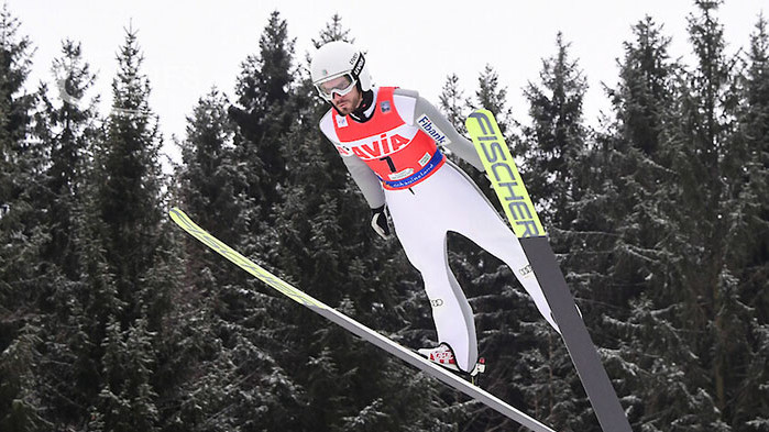 Българският състезател по ски скокове Владимир Зографски завърши на 12-о