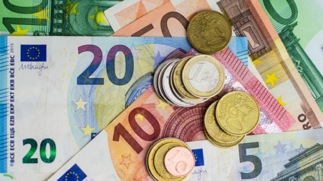 Пет стари прогнози за еврото. Кои се сбъднаха?