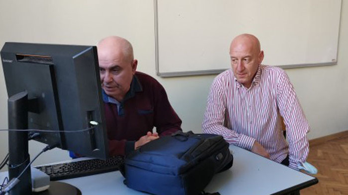 Прокурори проведоха срещи с дванадесетокласници от Варна (СНИМКИ)