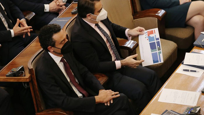 Биографиите на съветниците на Петков пък се оказват тайни –