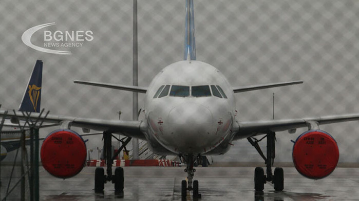 Над 150 българи са блокирани на летището във Франкфурт, външно