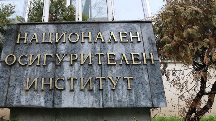 От петък, когато започна изплащането на преизчислените пенсии и ковид