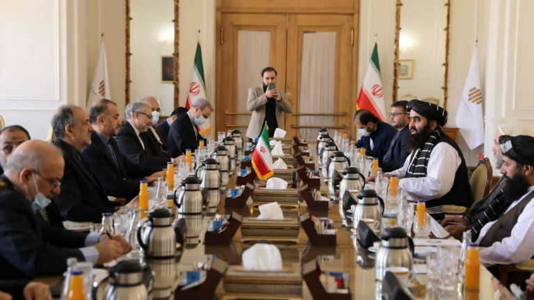 Иран все още е далеч от официалното признаване на управлението