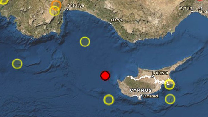 Мощно земетресение с магнитуд 6,6 по Рихтер разтърси западните брегове