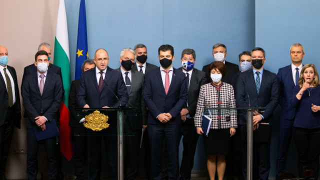 Президентът Румен Радев и представителите на неговия екип участвали в заседанието