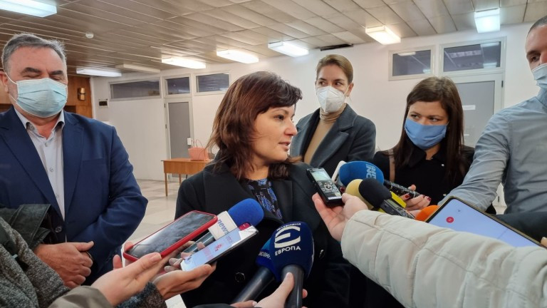 Здравните власти не са обсъждали на този етап промяна на