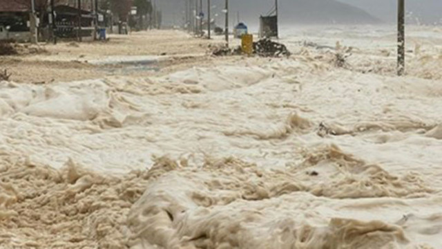 Мощен циклон предивика хаос и наводнения в Гърция Средиземноморският циклон
