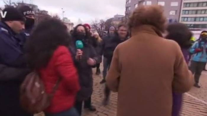 Протестиращи нападнаха екипи на bTV