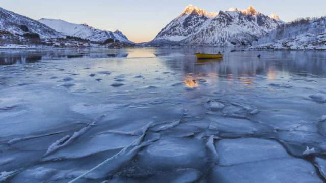 Размразяването на арктическата вечна замръзналост в която има милиарди тонове