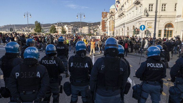 Италианските полицаи протестираха срещу вътрешното министерство на страната си, след