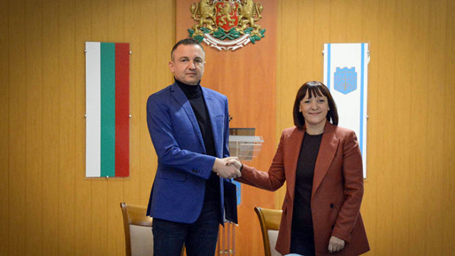 Споразумение за сътрудничество подписаха днес кметът на Варна Иван Портних
