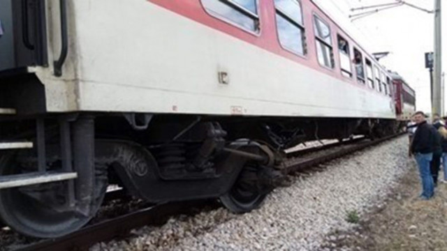 Жена е пострадала след пътно произшествие на неохраняем железопътен прелез