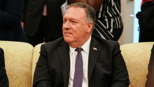 Помпео притеснен от стотици китайски кораби край Галапагос