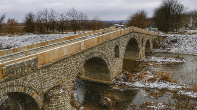 Ремонт на старинен мост във Великотърновско Съоръжението е на 3