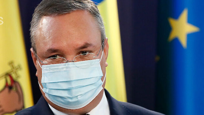 Румънският премиер Николае Чука е обвинен, че е преписал почти
