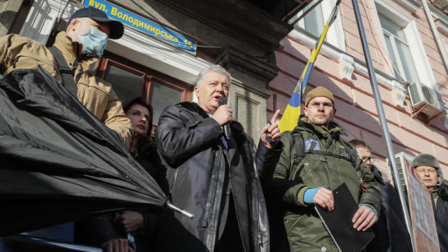 Петро Порошенко няма да чака в ареста делото за държавна измяна