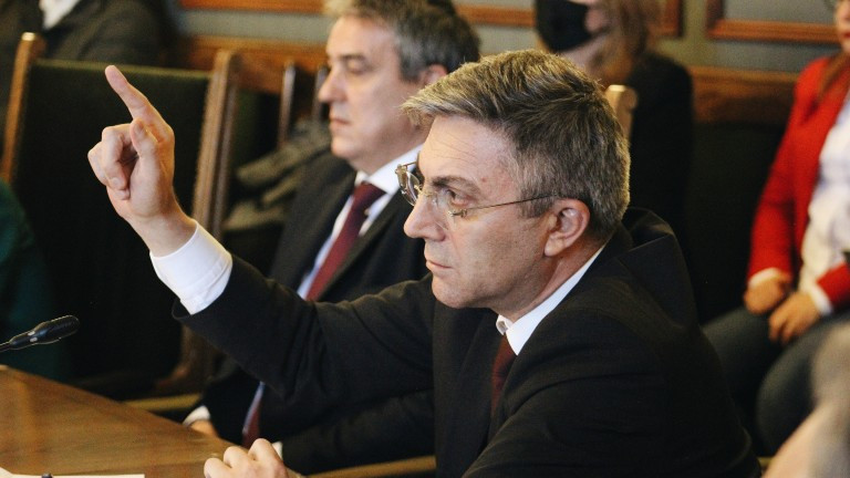 Лидерът на ДПС Мустафа Карадайъ разкритикува дневния ред на Комисията