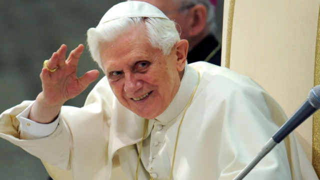 Папа Бенедикт XVI е знаел за свещеници които са злоупотребявали