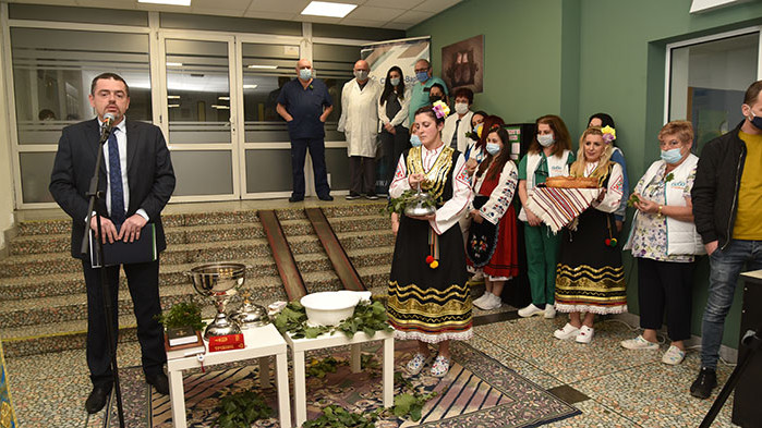 Варненската АГ болница отбеляза Бабинден: Привилегировани сме и благословени да даряваме радост