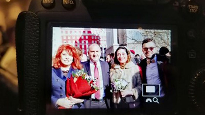 Виолина Кодева е щастливата булка, която посрещна Румен Радев и