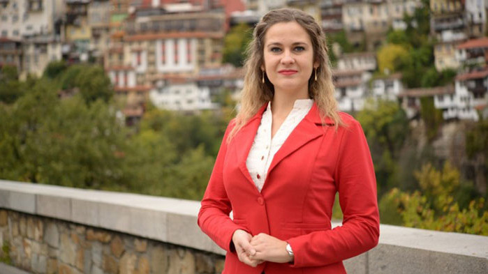 Цвета Галунова, „Възраждане“: Липсва разделение на властите