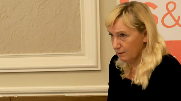 Елена Йончева: Конгресът беше срамен, хвърли БСП в маргиналния сектор