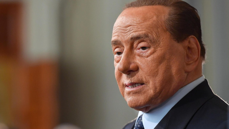 Бившият италиански премиер Силвио Берлускони е приет в болница в неделя за